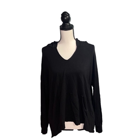 n/p Tops - *N/P- Black hooded sweatshirt